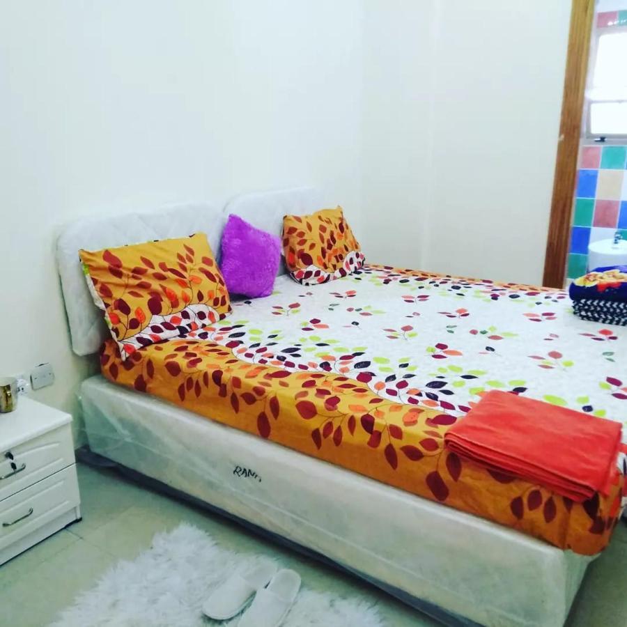 Bright Sunshine Shared Bed & Breakfast Dubai