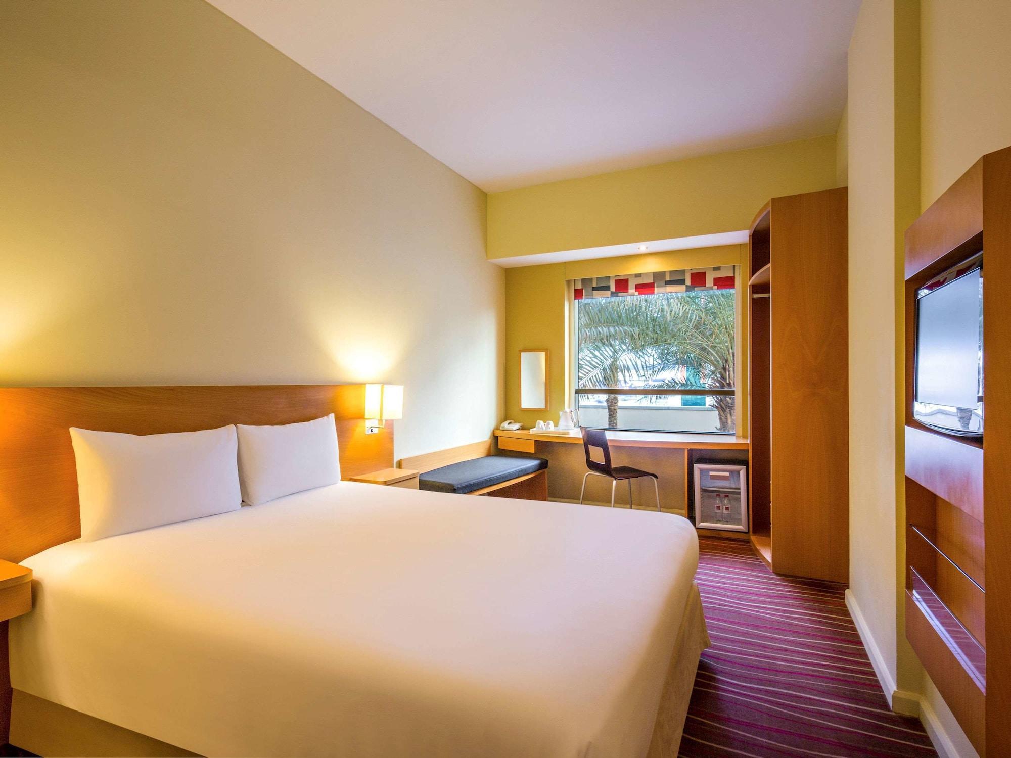 Ibis Mall Avenue Hotel