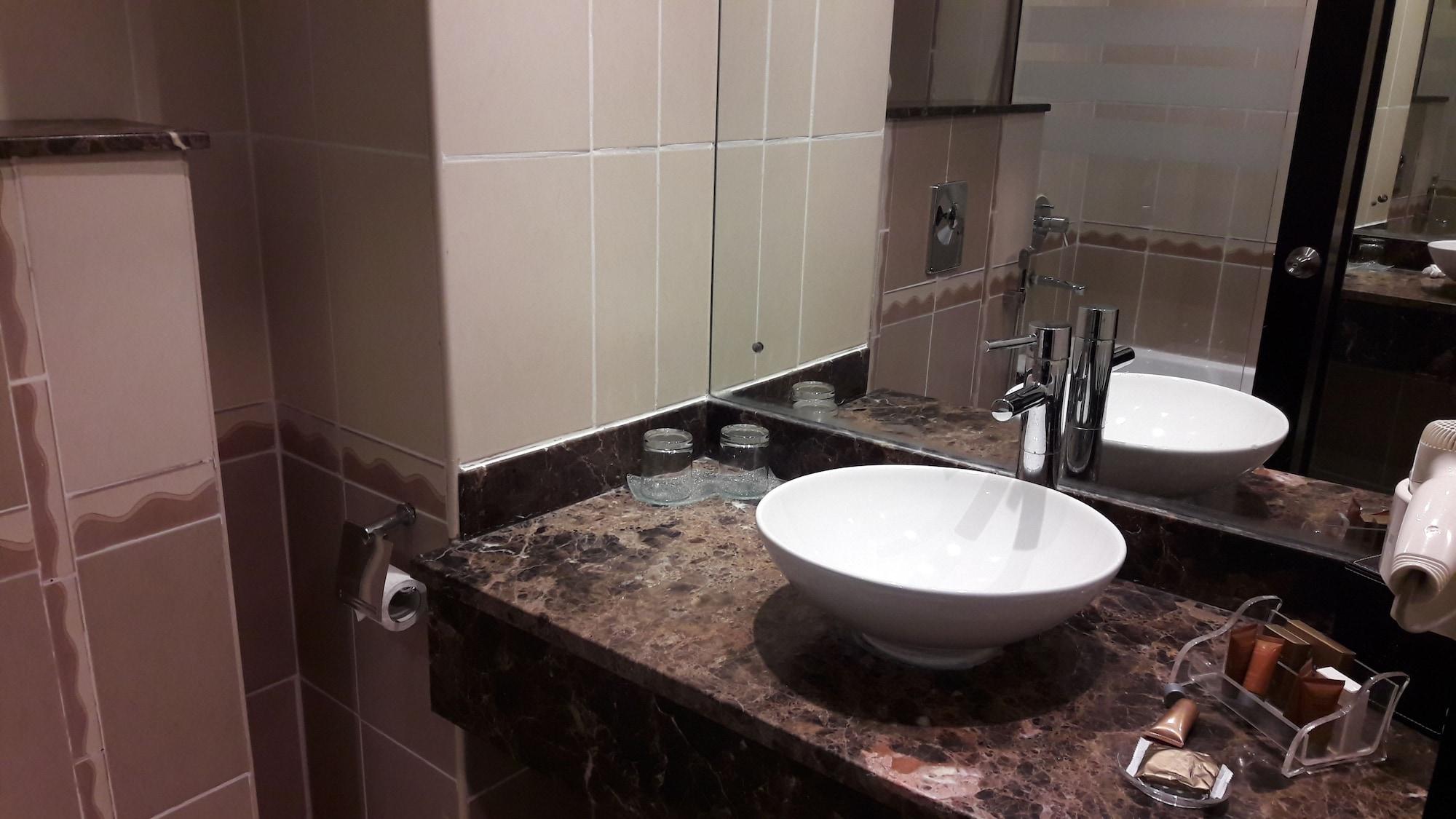 Landmark Riqqa Hotel 4*