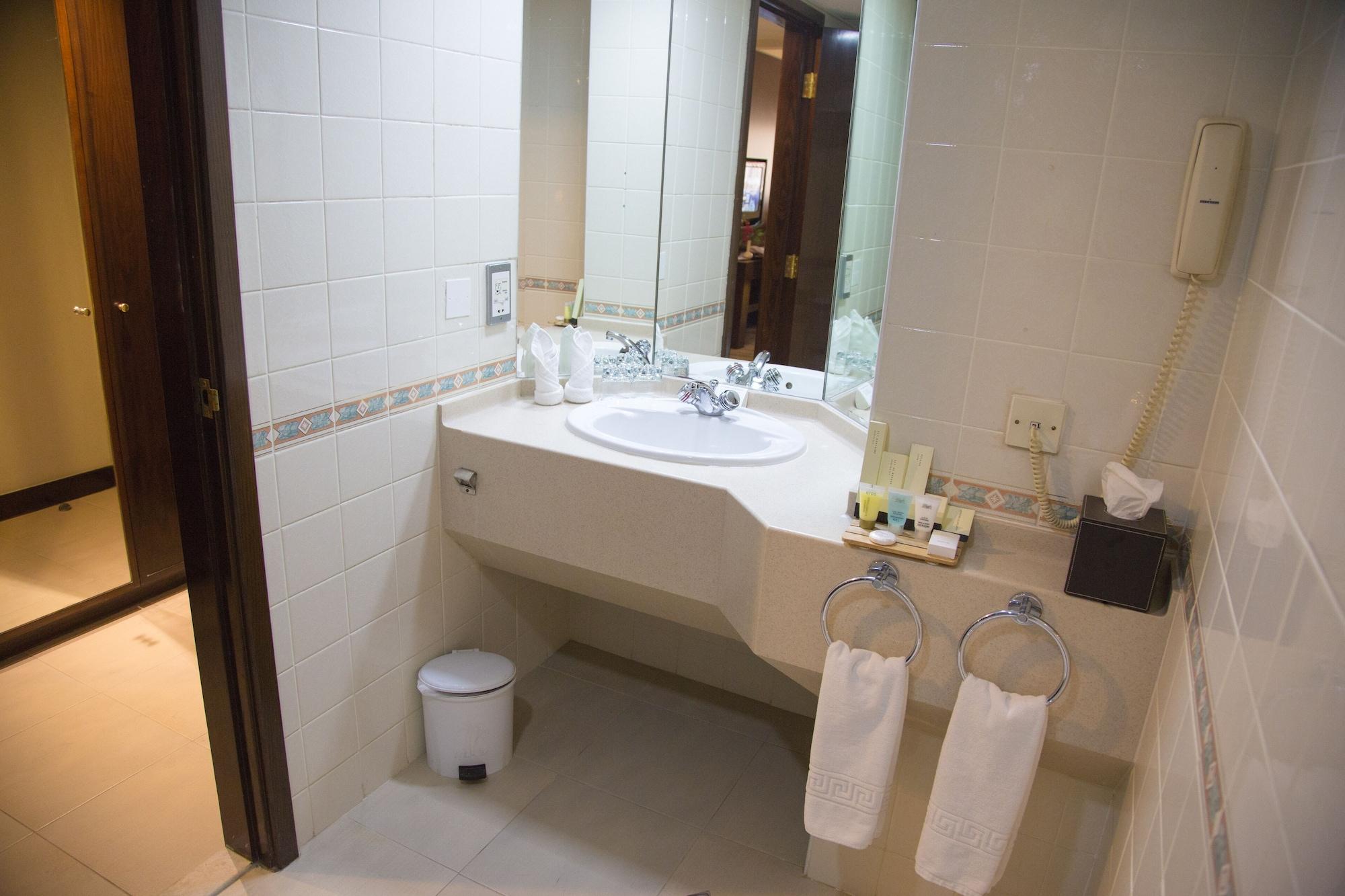 Hotel Avari