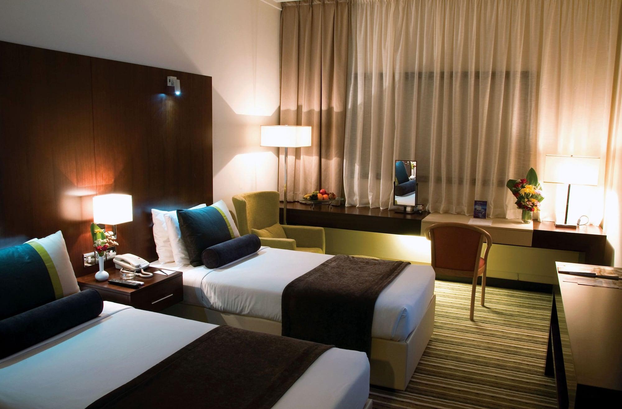 Hotel Avari 4*