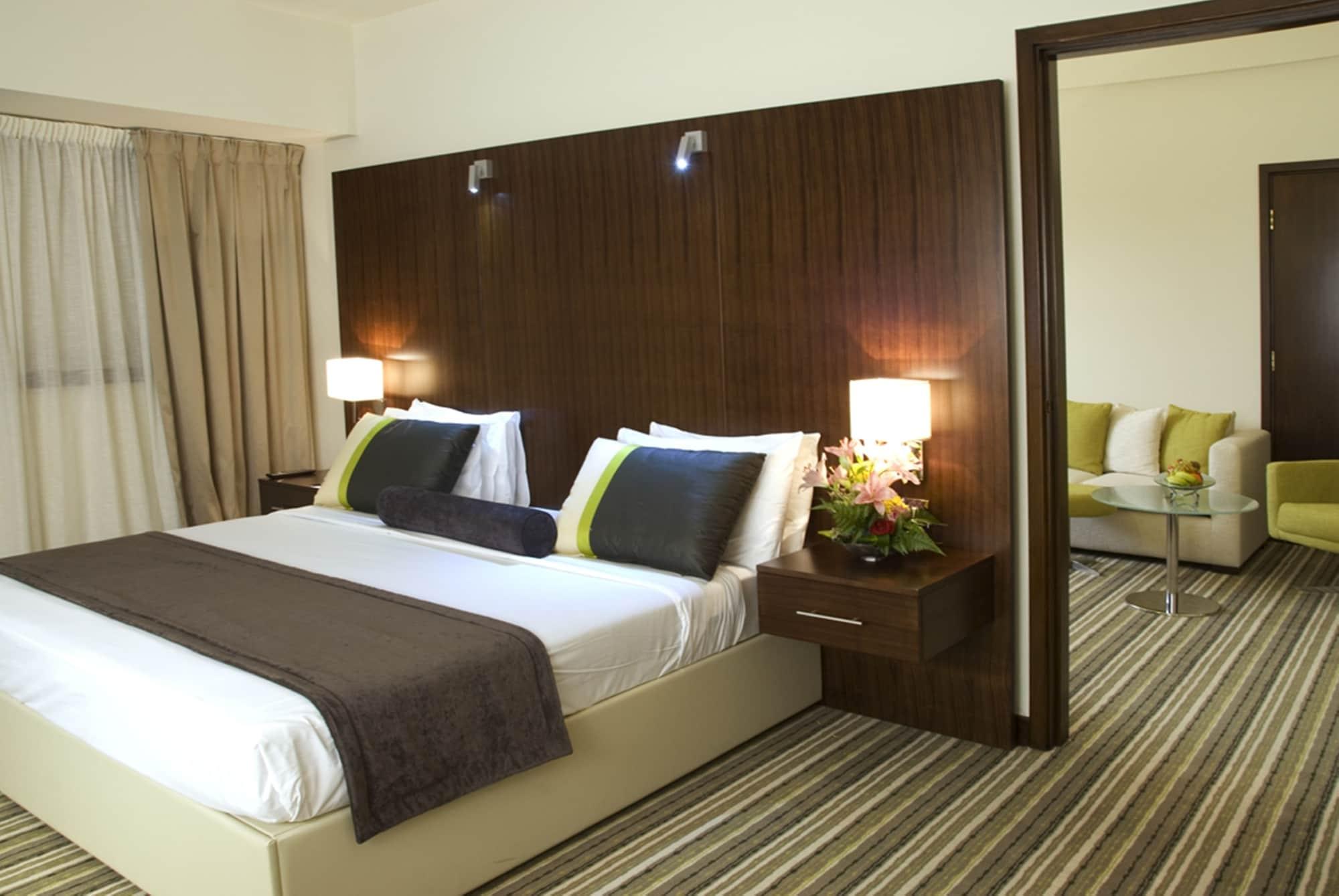 Hotel Avari 4*