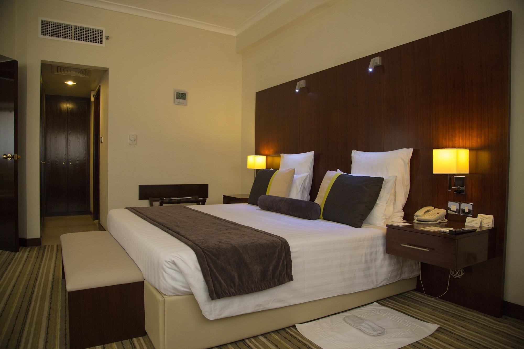 Avari Hotel