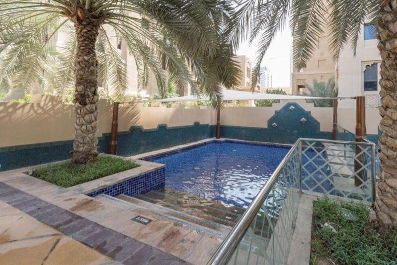Higuests - Charming With Private Balcony Near Mall * Dubái