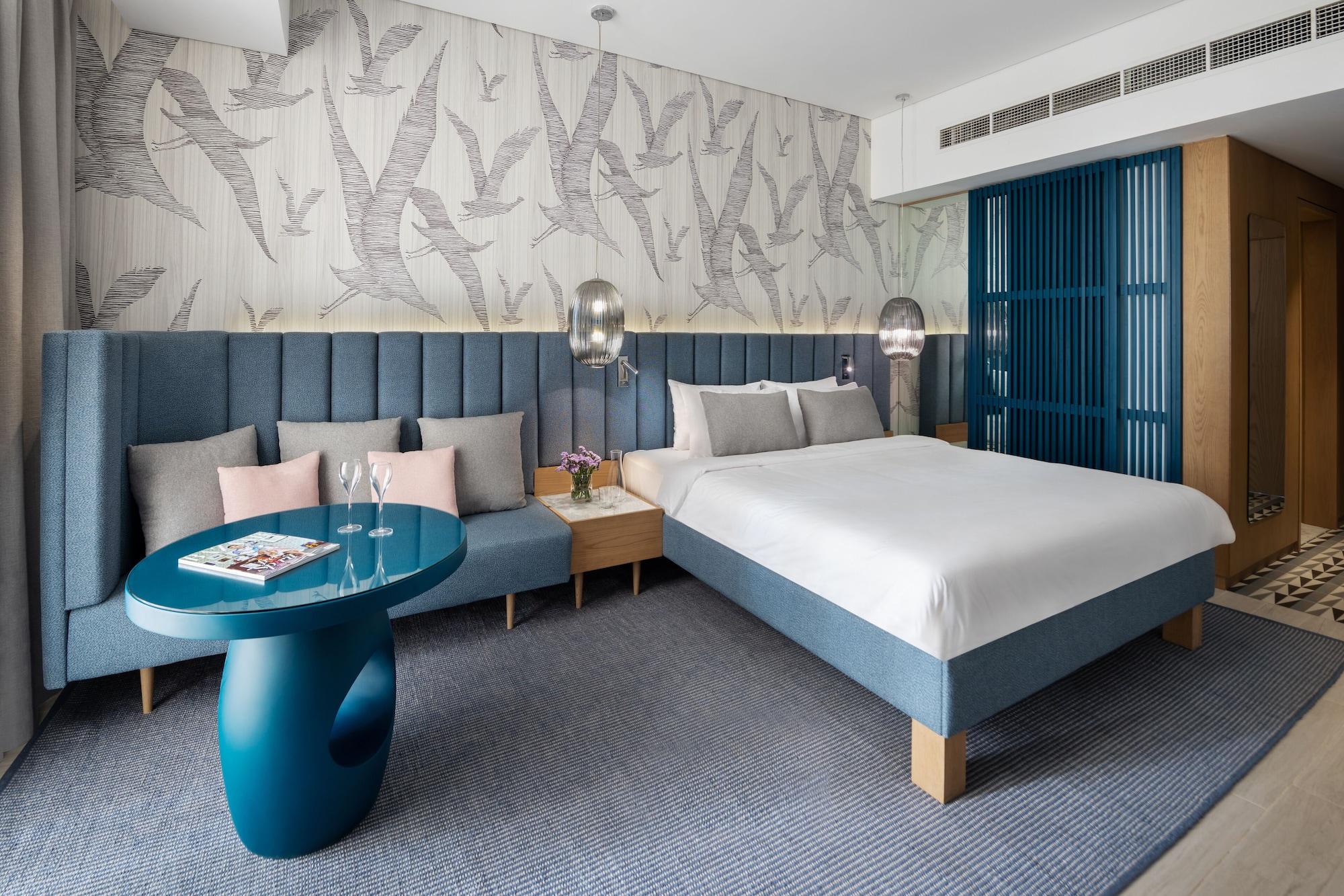 C And The Palm 5*