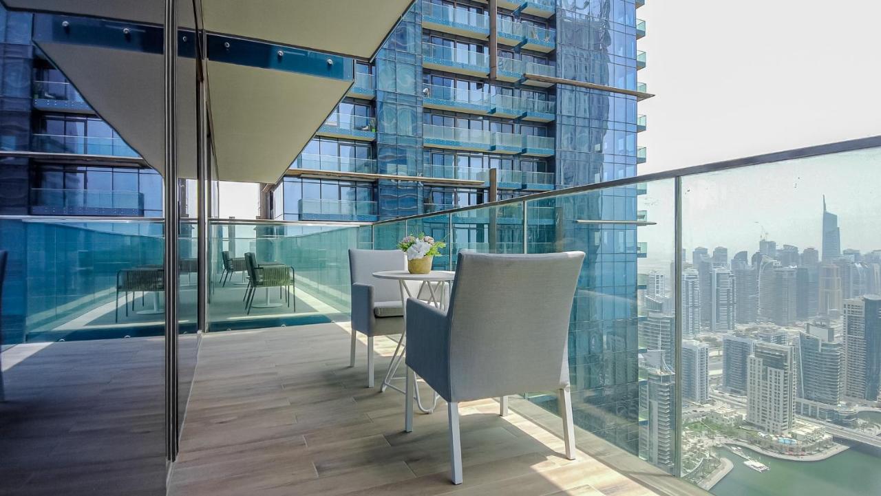Dashing 1br With Full Marina Waterfront View