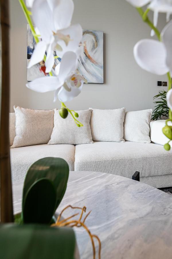 Apartamento Dashing 1br With Full Marina Waterfront View Dubái