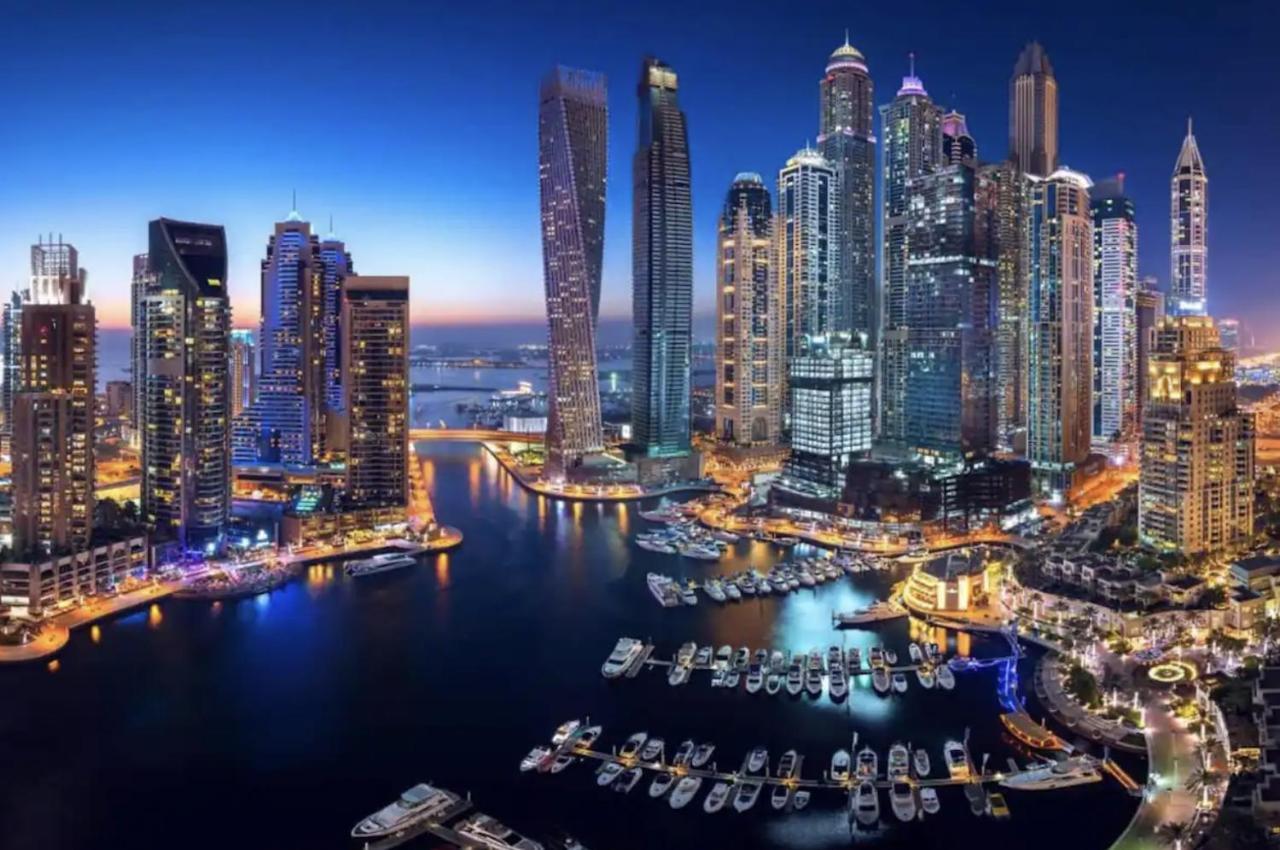 Daniels 1br At Address With Marina View Dubai