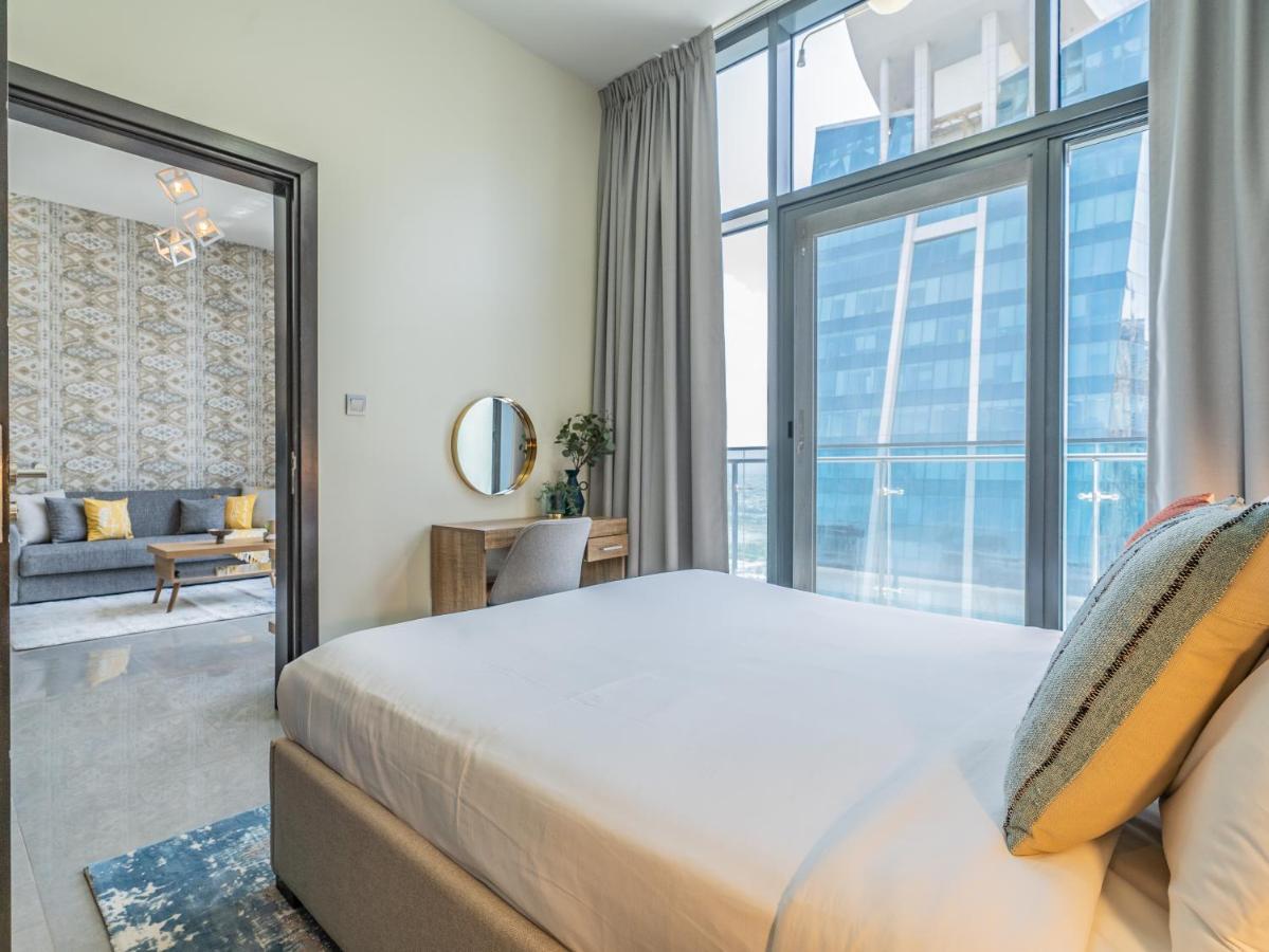 Monty Holiday - Elegant Penthouse With Skyline Views Terrace