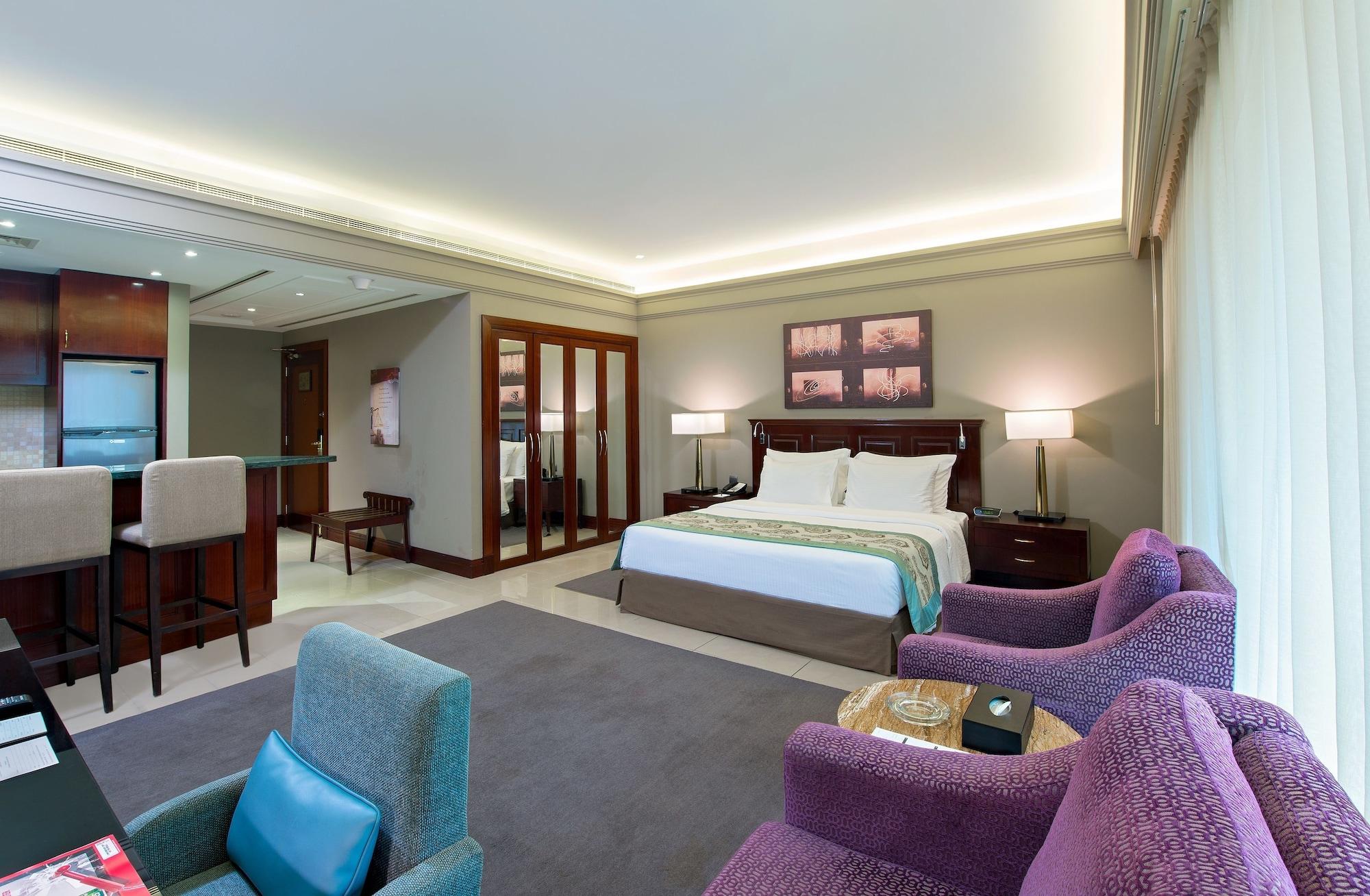 Somewhere Aparthotel