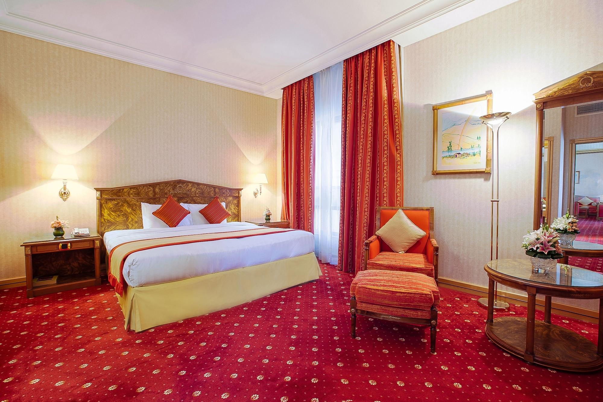 Hotel Capitol 4*