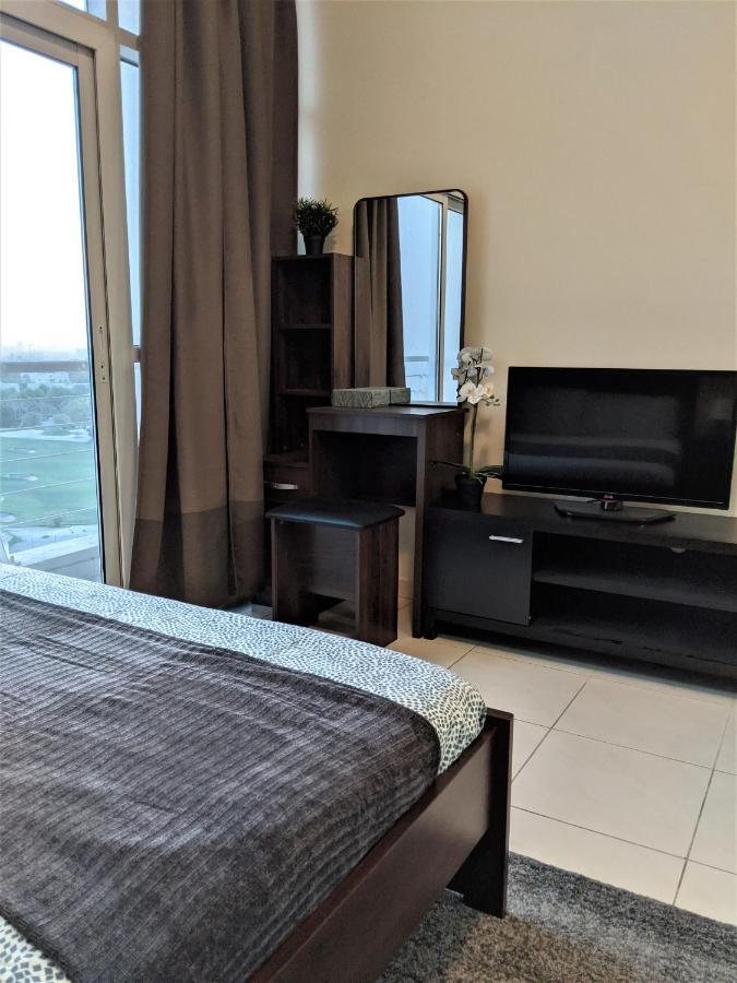 Appartamento Fully Furnished With Golf Views And Gym Dubai