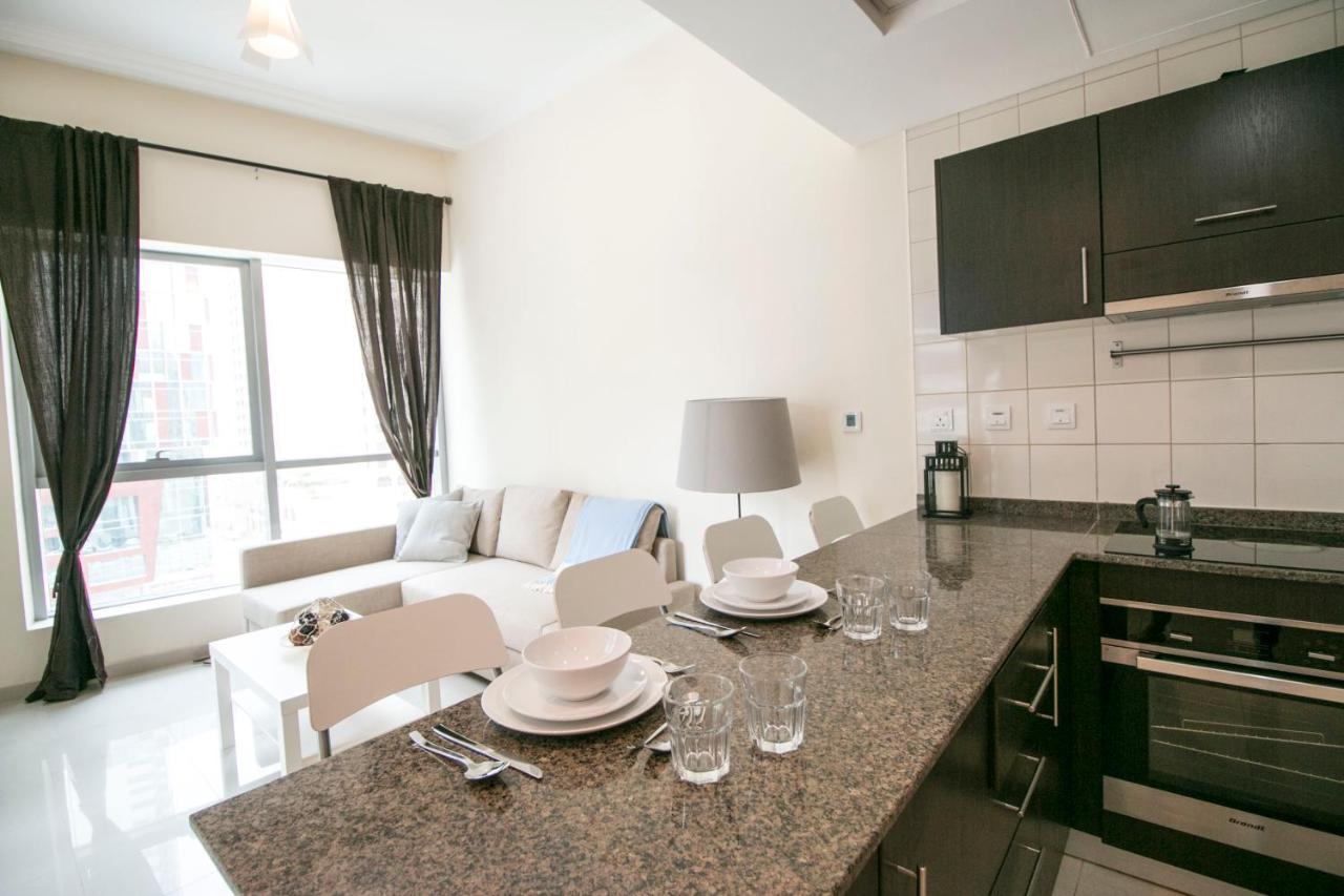 Apartment Higuests - Chic Apt Near Marina Walk With Pool And Gym Dubai