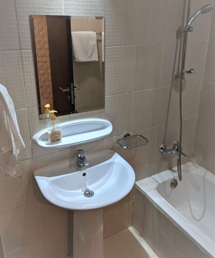 Fully Furnished With Golf Views And Gym Appartamento *