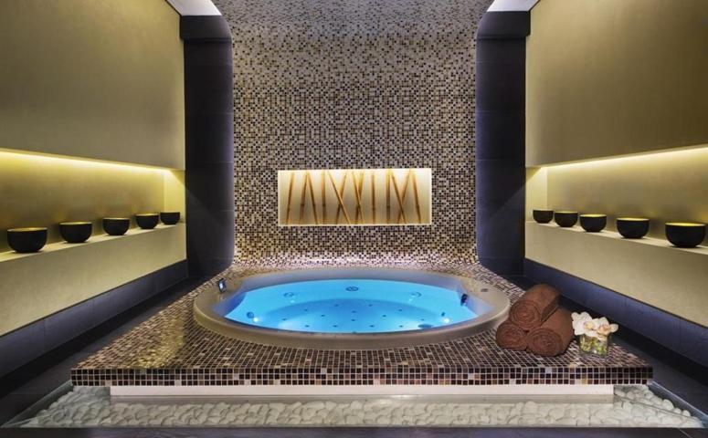 Marco Polo - Chic Studio With Balcony And Spa, Canal Views Apartment Dubai