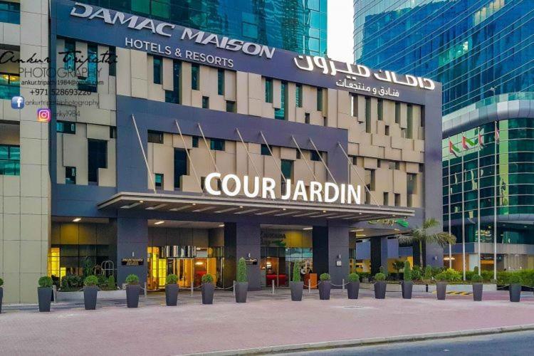 Marco Polo - Chic Studio With Balcony And Spa, Canal Views Dubai