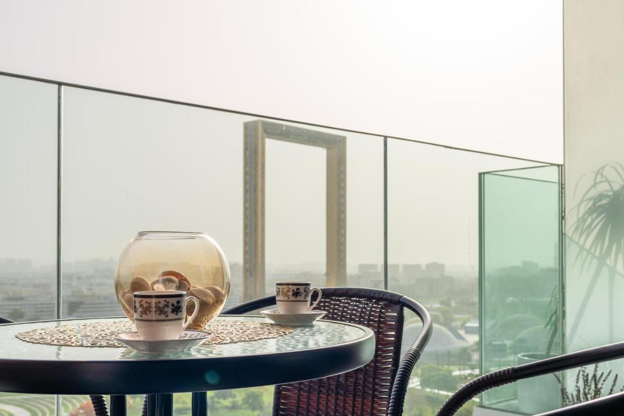 Lejlighed Ultimate - 3 Beds - Scenic Panoramic Views - Right At Metro Station - 5-10min To Sea, Burj Khalifa, Old Town, Downtown - 15min From Airport Dubai