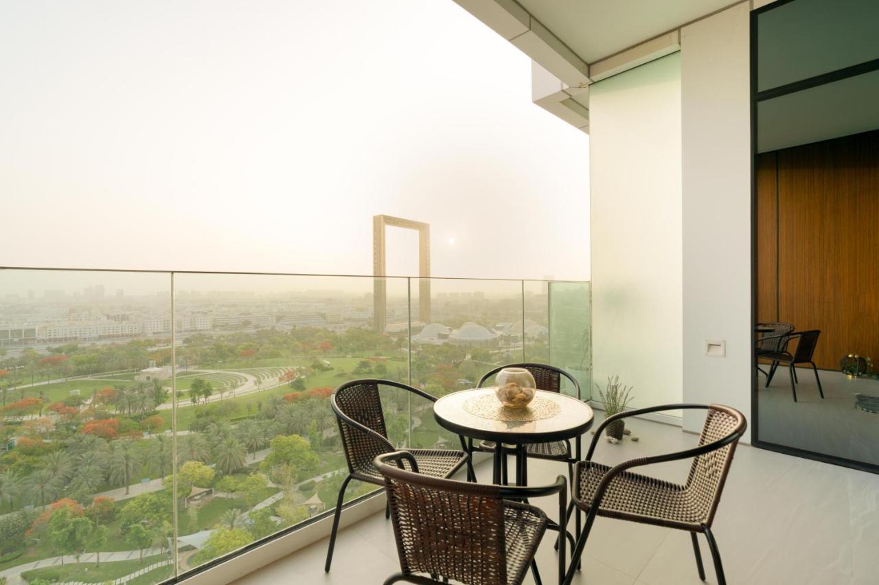 Lejlighed Ultimate - 3 Beds - Scenic Panoramic Views - Right At Metro Station - 5-10min To Sea, Burj Khalifa, Old Town, Downtown - 15min From Airport Dubai