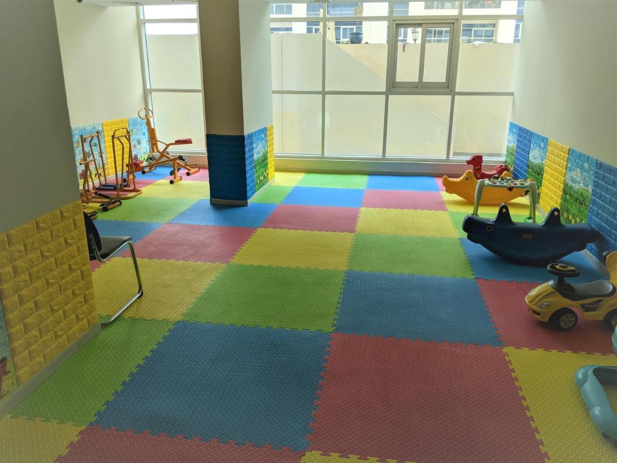 Appartamento Fully Furnished With Golf Views And Gym Dubai