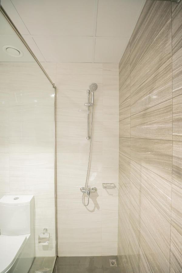 Appartement 1 Bed Apt With Wifi Pool Nr Mall Burj Khalifa *