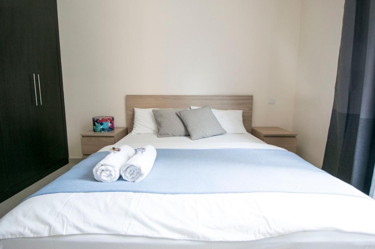 Higuests - Chic Apt Near Marina Walk With Pool And Gym Apartment Dubai