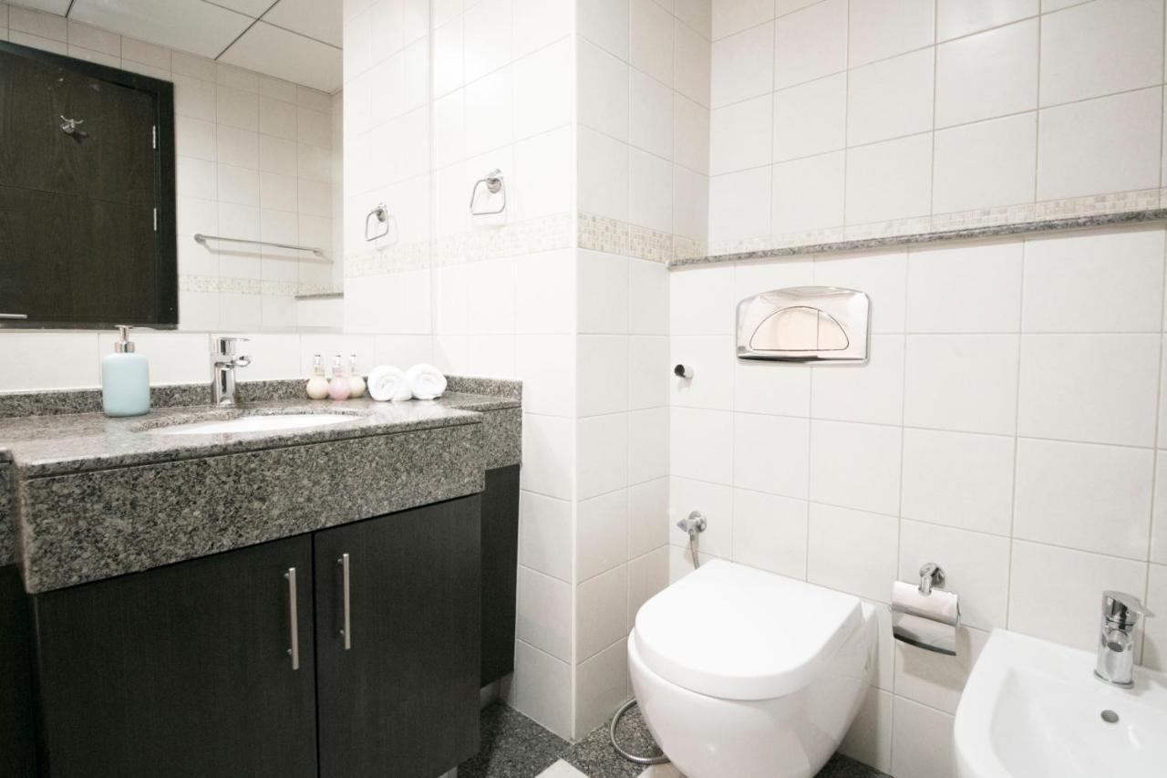 Higuests - Chic Apt Near Marina Walk With Pool And Gym Dubai