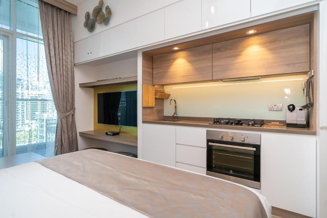 Higuests - Designer In Marina With Amazing Views