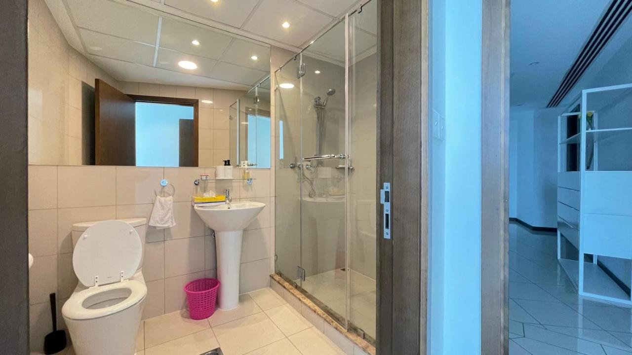 Luxurious Single Room- Olive * Dubaï