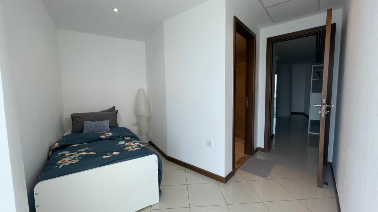 Luxurious Single Room- Olive *