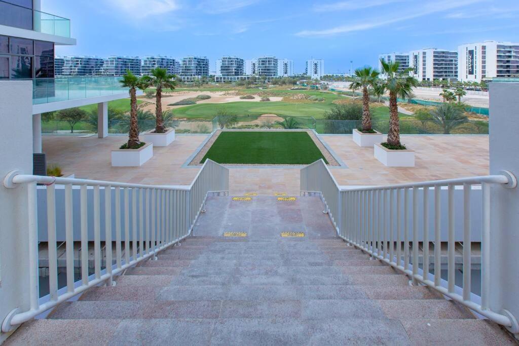 One Bedroom Damac Hills Golf Promenade 2b * Dubái