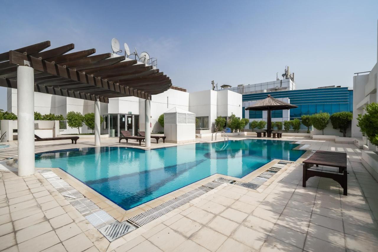 Apartamento Higuests - Deiras Lucky Find, 5-min To The Airport Dubái
