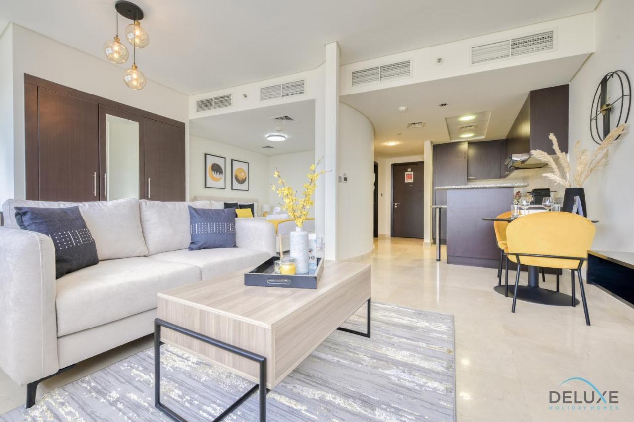 Affordable Luxury Modern 1br With Pool & Balcony By Deluxe Homes Apartamento