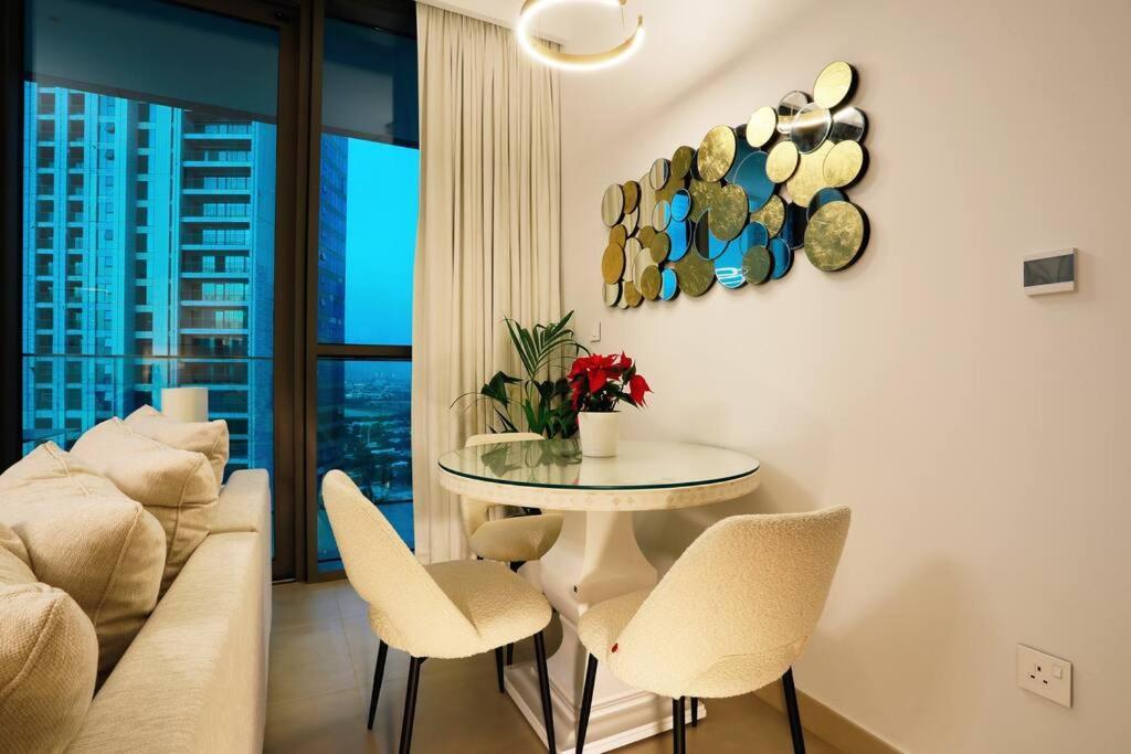 Modern And Spacious 1 Bedroom With Direct Access To Mall Ultima Vacation Homes 02 * Dubai