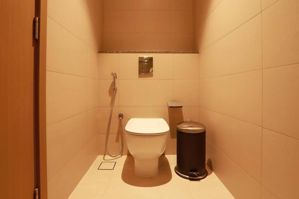 Modern And Spacious 1 Bedroom With Direct Access To Mall Ultima Vacation Homes 02 Apartment