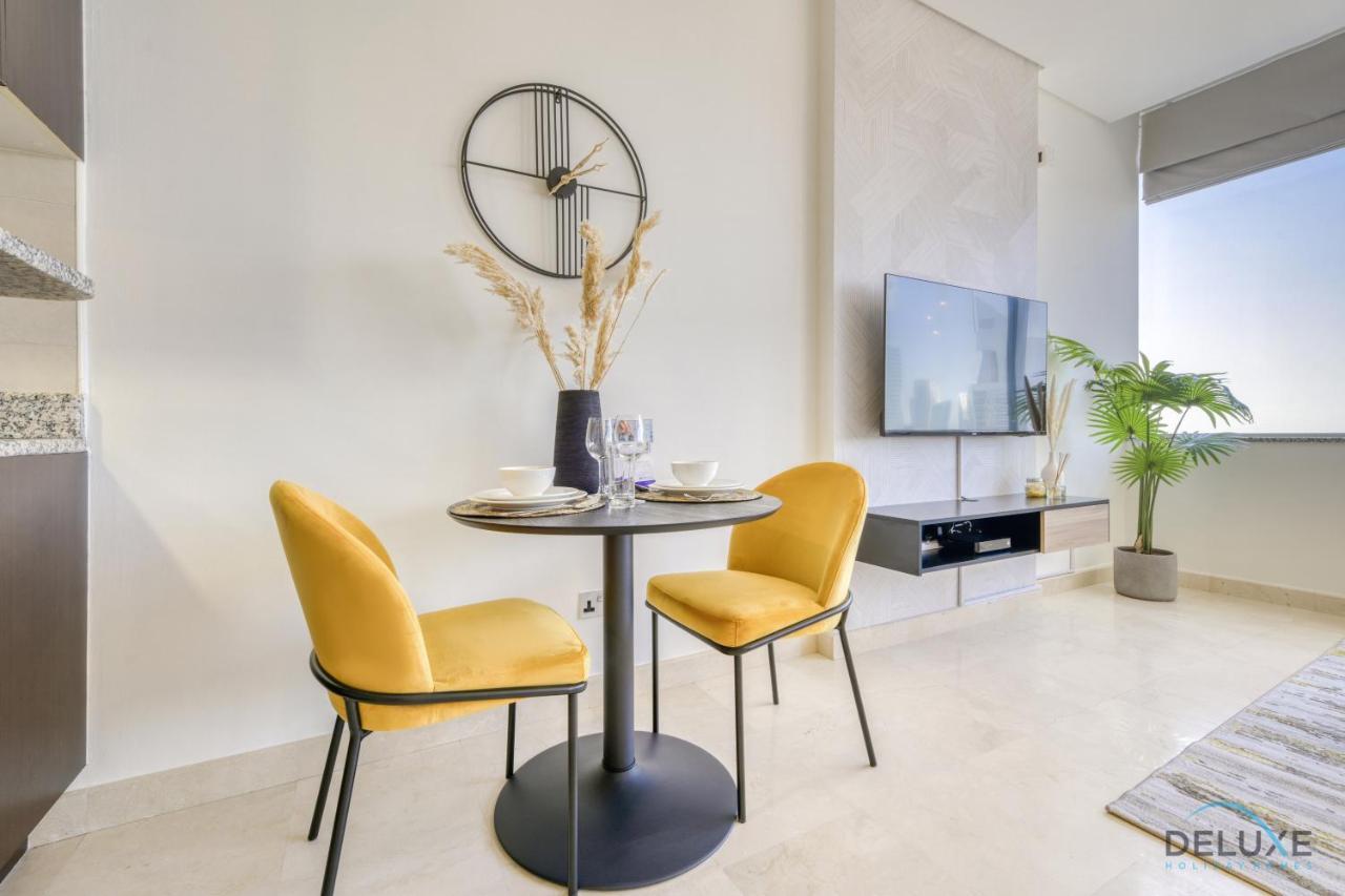 Affordable Luxury Modern 1br With Pool & Balcony By Deluxe Homes Apartamento