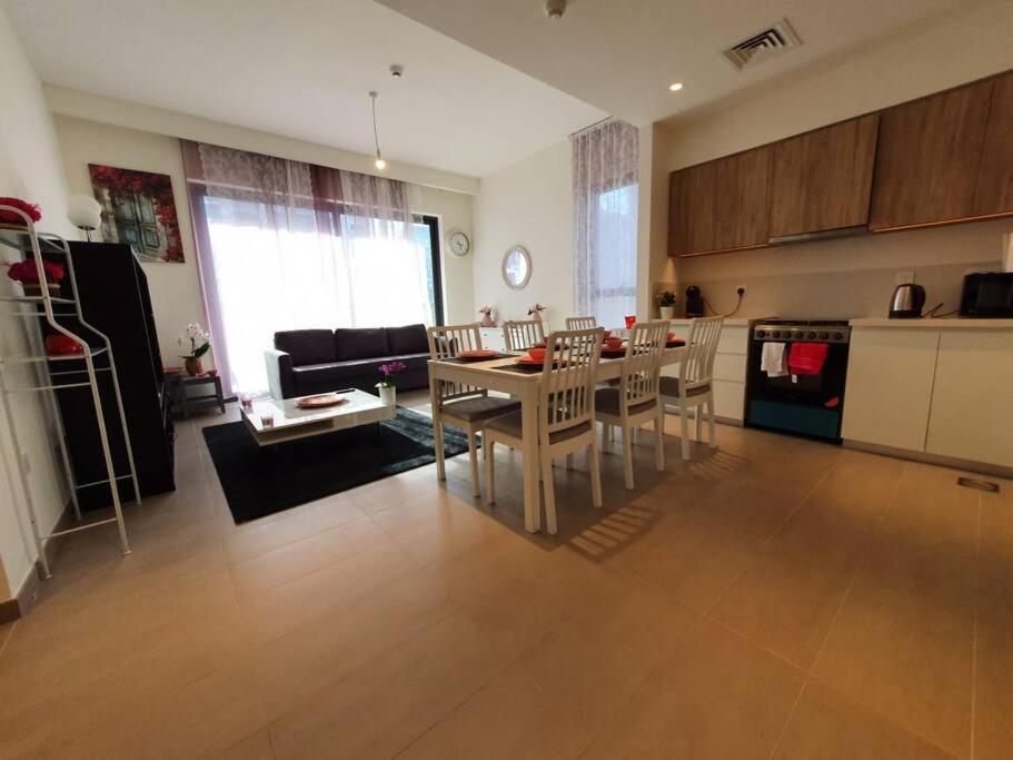2 Bedroom Available For Short Term Apartment
