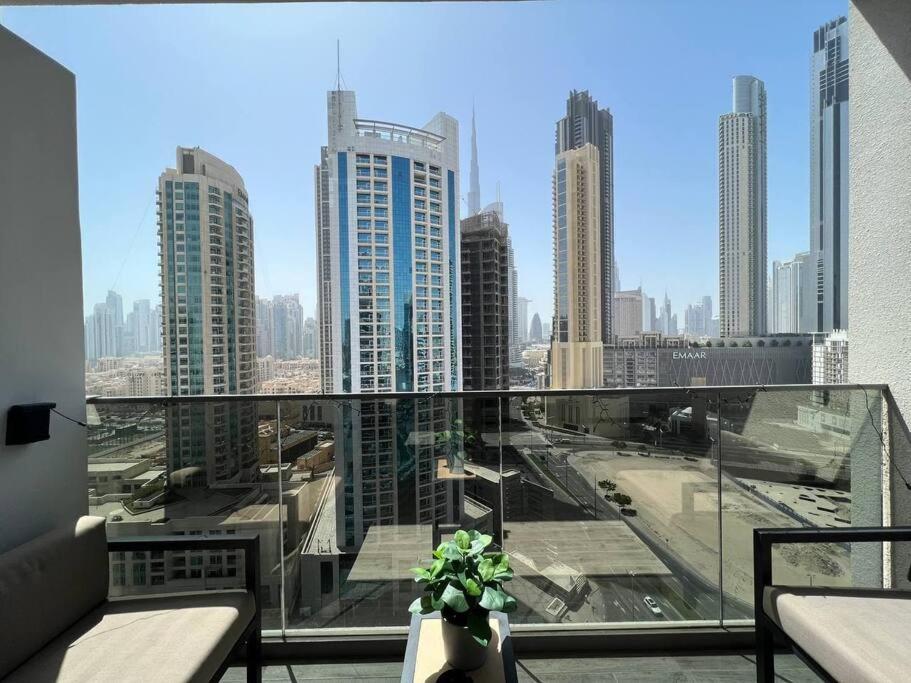 Urban King Bed With Burj Khalifa View & Mall Apartament Dubai