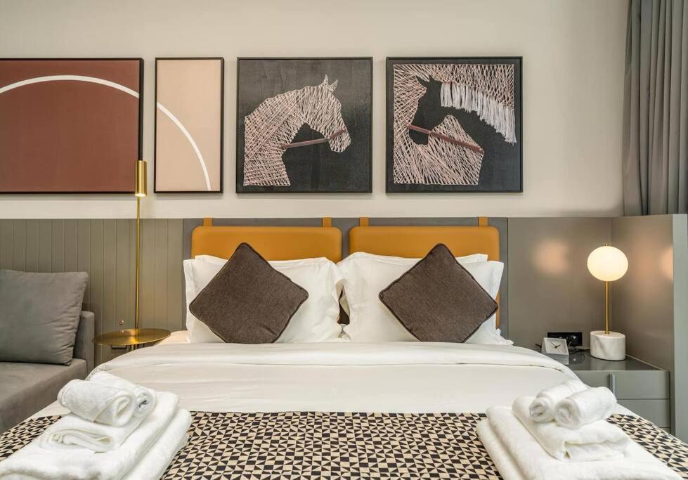 Urban King Bed With Burj Khalifa View & Mall Apartament