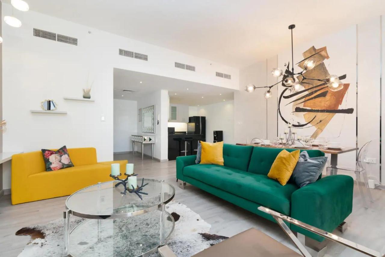 Gorgeous 2 Bedroom In Near The