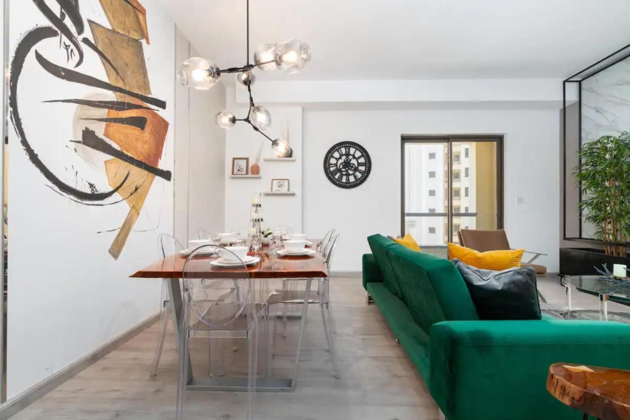 Gorgeous 2 Bedroom In Near The