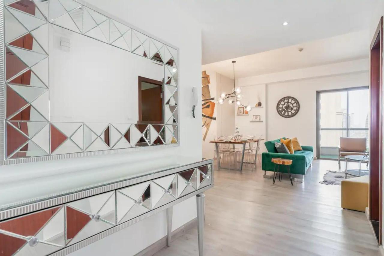 Apartamento Gorgeous 2 Bedroom In Near The Dubai