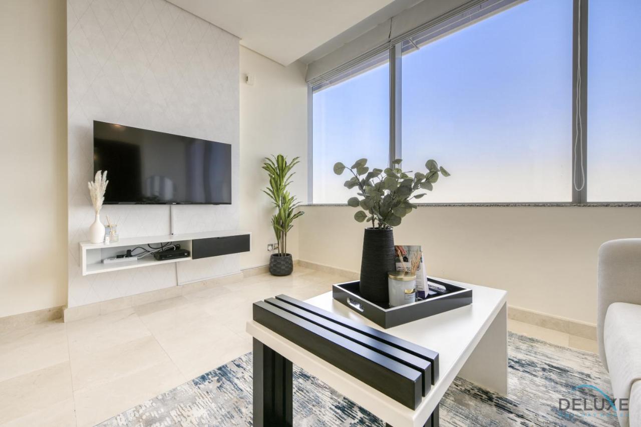 Appartement Value Modern 1br With Pool & Stunning Views By Deluxe Homes Dubaï