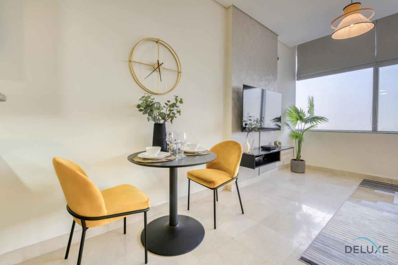 Apartamento Price Cozy 1br With Balcony & Prime Location By Deluxe Homes Dubái