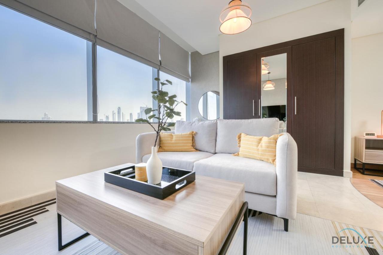Price Cozy 1br With Balcony & Prime Location By Deluxe Homes