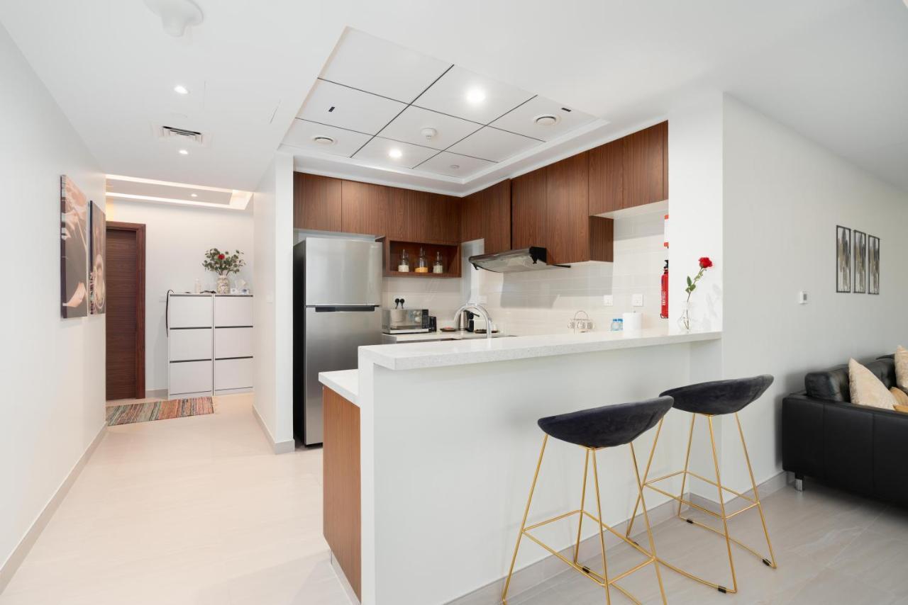 Apartamento Ultimate - 3 Beds - Scenic Panoramic Views - Right At Metro Station - 5-10min To Sea, Burj Khalifa, Old Town, Downtown - 15min From Airport *
