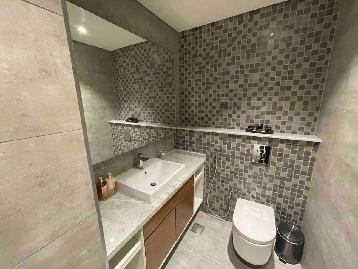 Amazing Park View! Jvc /new 1br Lägenhet