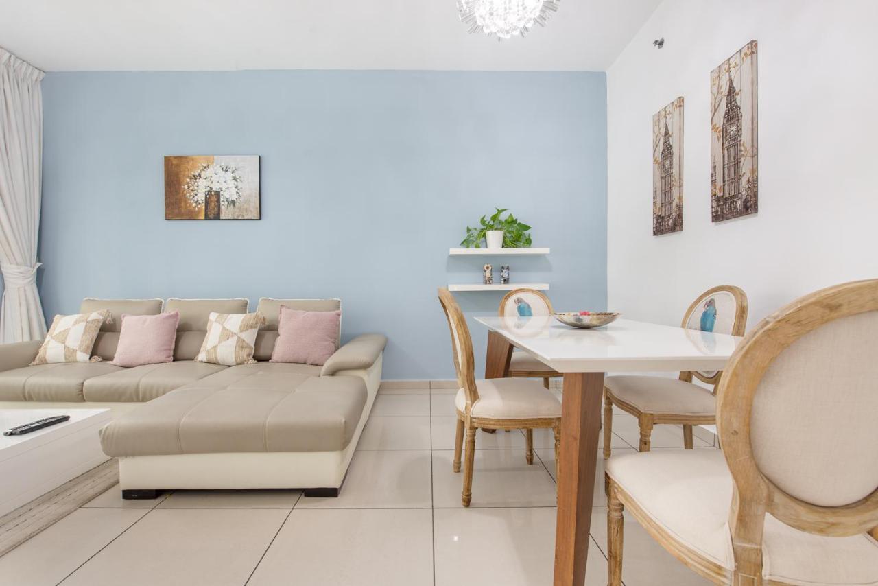Classic 1br In Marina Pinnacle Tower, Marina *
