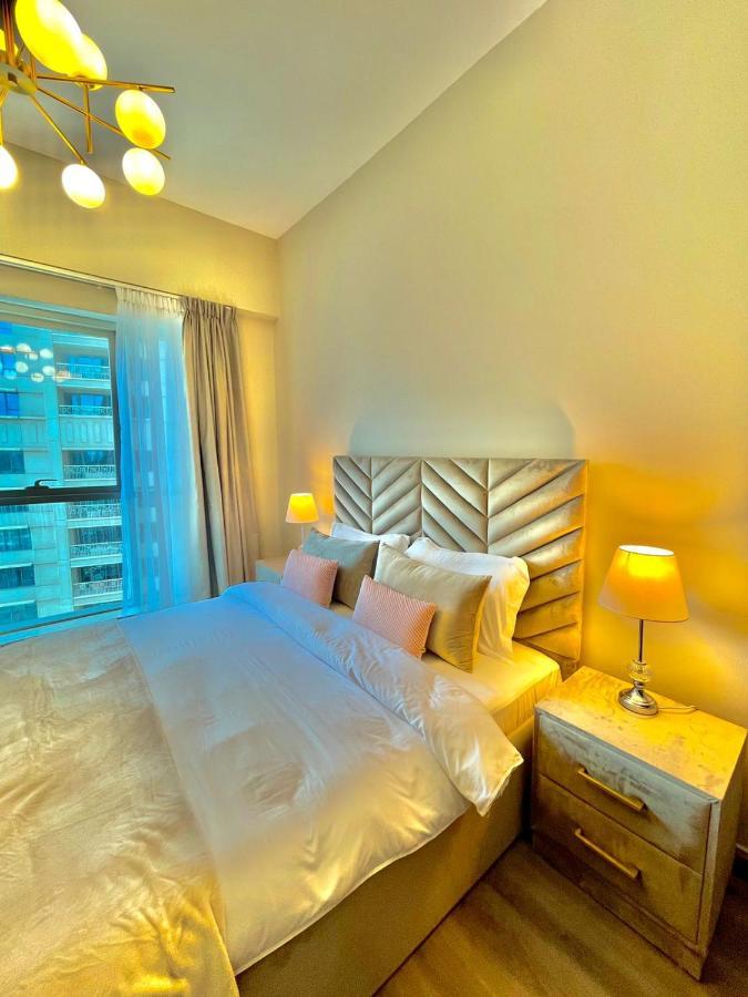 First Class 2br With Burj Khalifa & Downtown View * Dubai