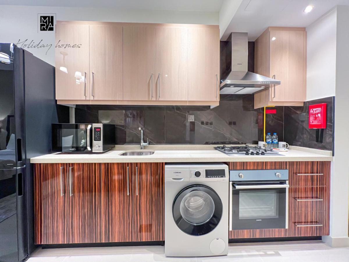 Mira Homes - Lovely Studio With Balcony In Downtown Apartamento