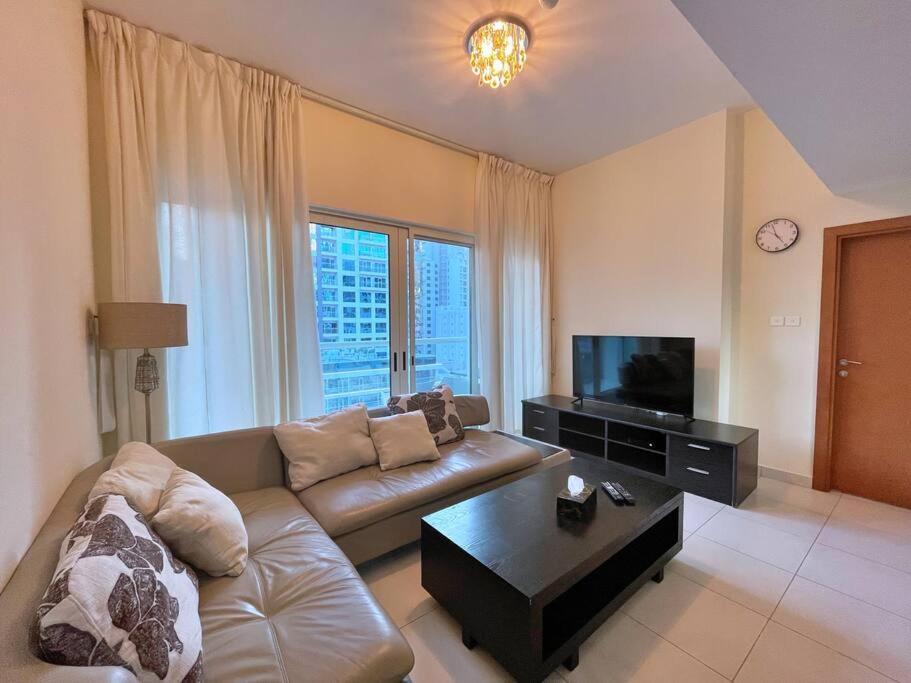 Vvk Holiday Homes, Marina View Tower